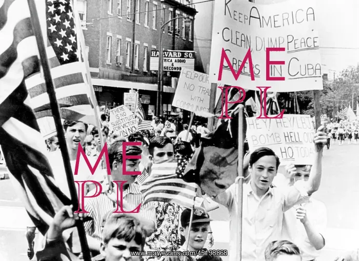 : Protesters march from Harvard Square to ? : Protesters march from Harvard Square to ?