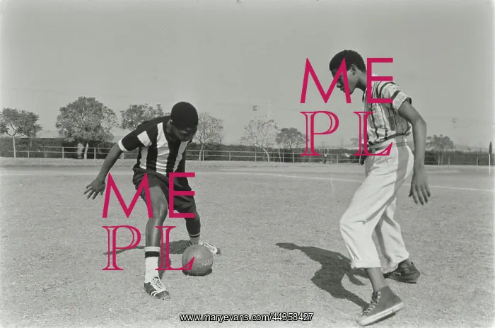 : PRSONALITIES:August 1958 - Steve Mokone getting out : PRSONALITIES:August 1958 - Steve Mokone getting out