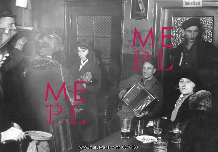 : Pub in Berlin, 1930 : Pub in Berlin, 1930