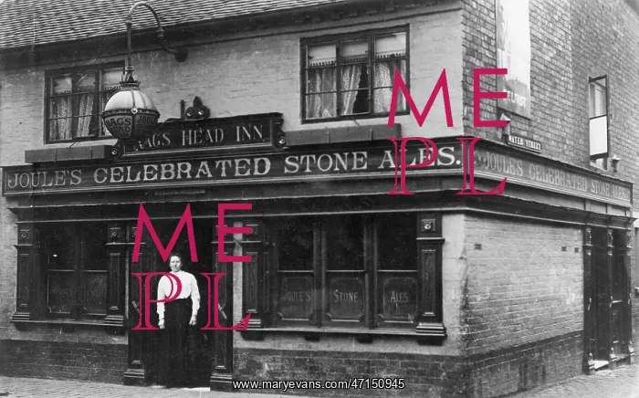  : PUB EXTERIOR W /  LANDLADY
