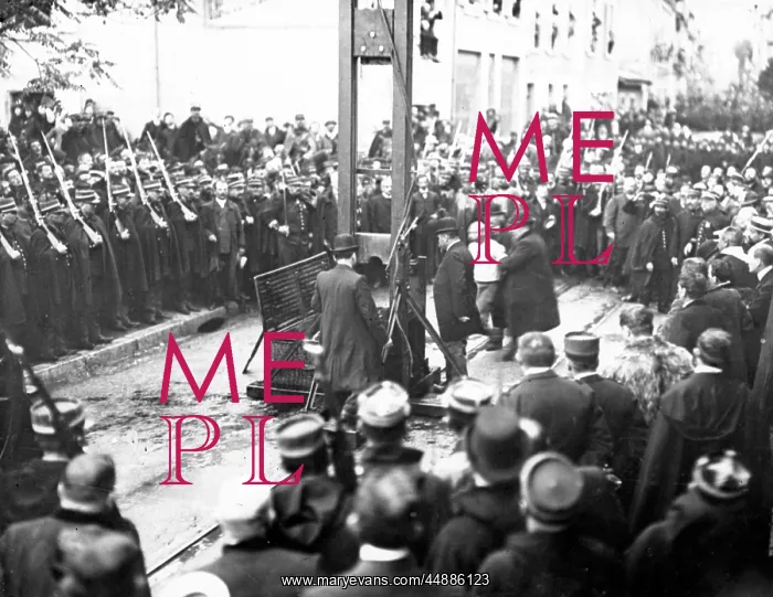 : PUBLIC GUILLOTINE : PUBLIC GUILLOTINE