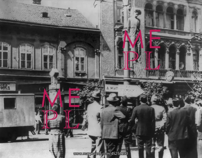 : Public hanging of a Serbian martyr in a public : Public hanging of a Serbian martyr in a public
