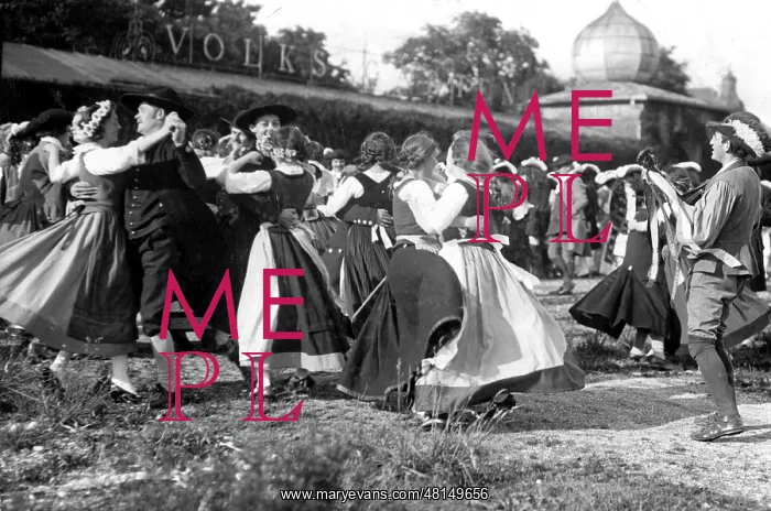 : Public life in Munich, 1914 : Public life in Munich, 1914
