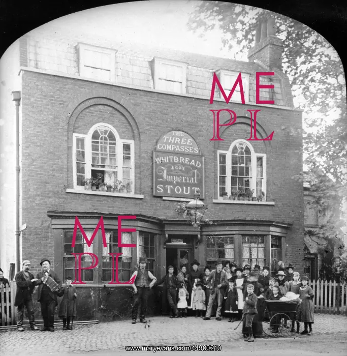  : Pubs - The Three Compasses