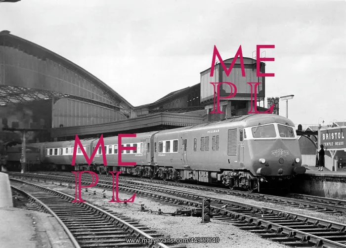  : Pullman train at Bristol Temple Meads station