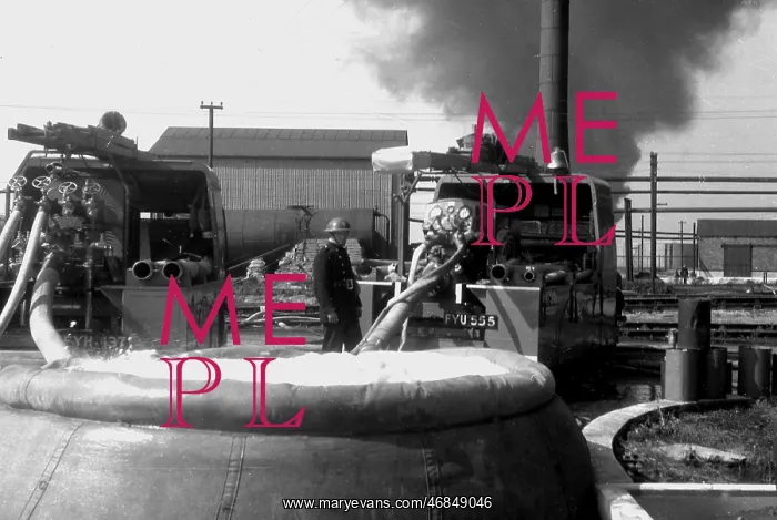  : Pumps working from dams, Thames Haven, WW2