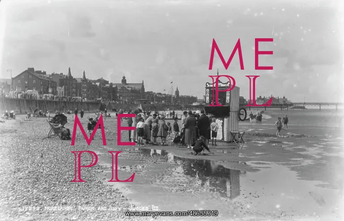 : Punch and Judy Show at Morecambe Beach : Punch and Judy Show at Morecambe Beach