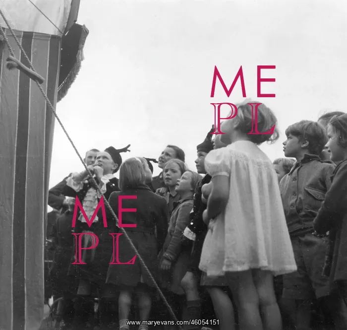 : Punch and Judy show, 1940s : Punch and Judy show, 1940s