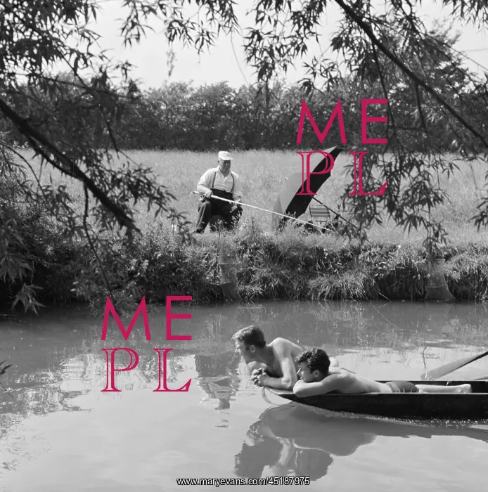 : Punting On The River Cam : Punting On The River Cam