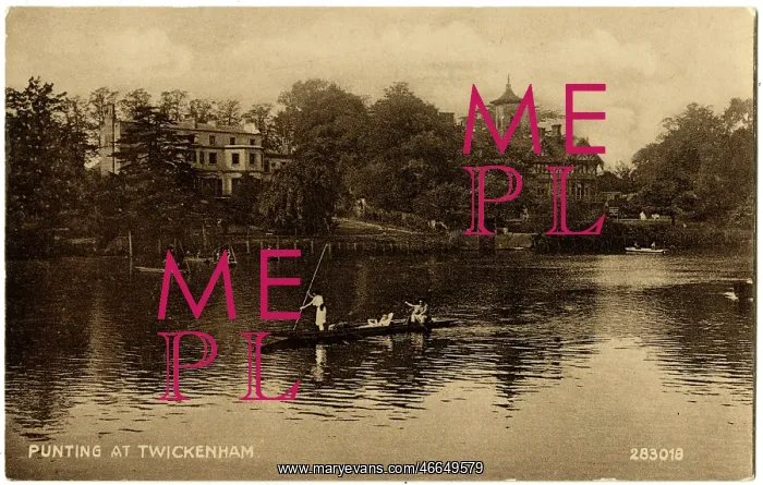  : Punting on the River Thames at Twickenham