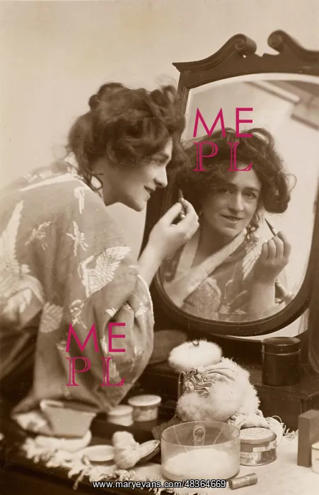 : PUTTING ON LIPSTICK : PUTTING ON LIPSTICK