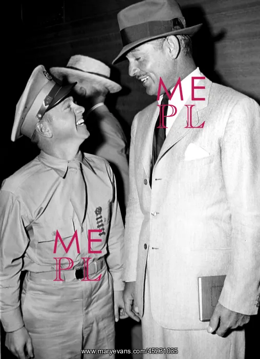 : Pvt. Mickey Rooney meets inactive Maj. Clark ? : Pvt. Mickey Rooney meets inactive Maj. Clark ?