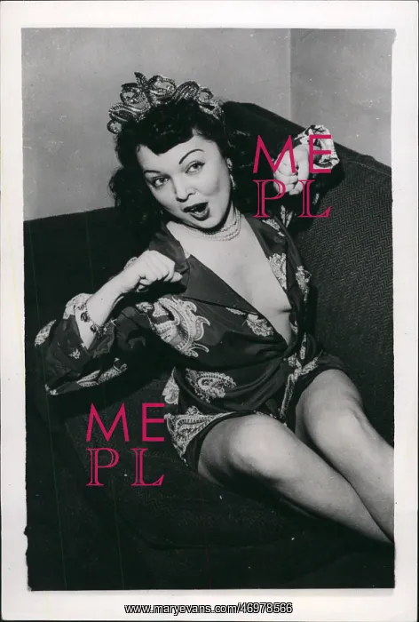: Pyjama Top Queen, Lorraine Miller : Pyjama Top Queen, Lorraine Miller