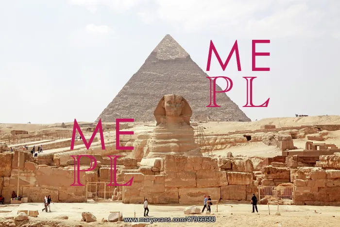 : Pyramid of Khafre and the Sphinx in Cairo, Egypt : Pyramid of Khafre and the Sphinx in Cairo, Egypt