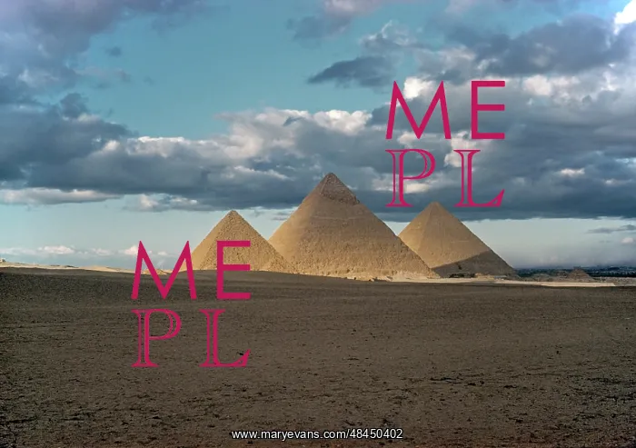  : Pyramids of Giza