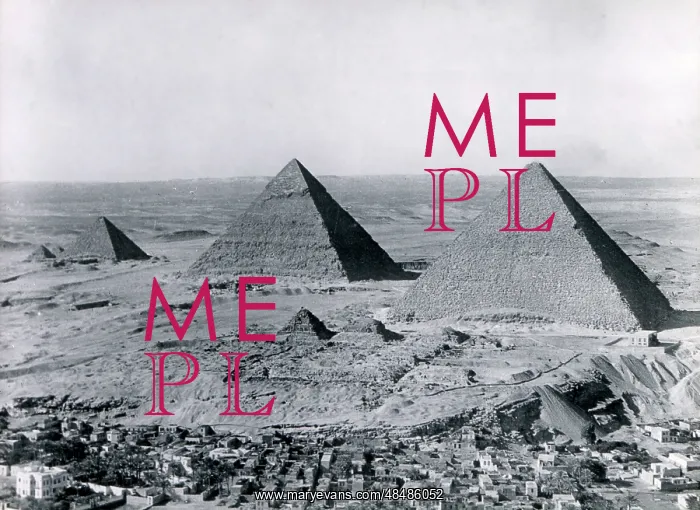  : The Pyramids at Giza, Cairo, Egypt