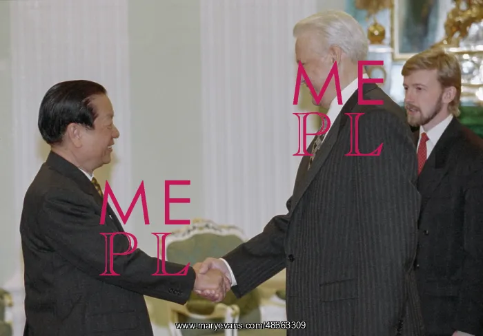 : Q. Qichen's visiting Russia : Q. Qichen's visiting Russia