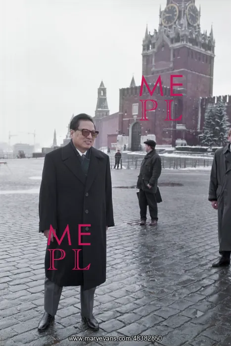 : Qiao Shi visits Russia : Qiao Shi visits Russia