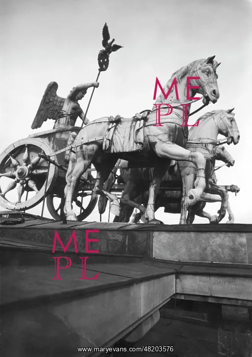 : Quadriga on top of Brandenburg Gate in Berlin, 1935 : Quadriga on top of Brandenburg Gate in Berlin, 1935