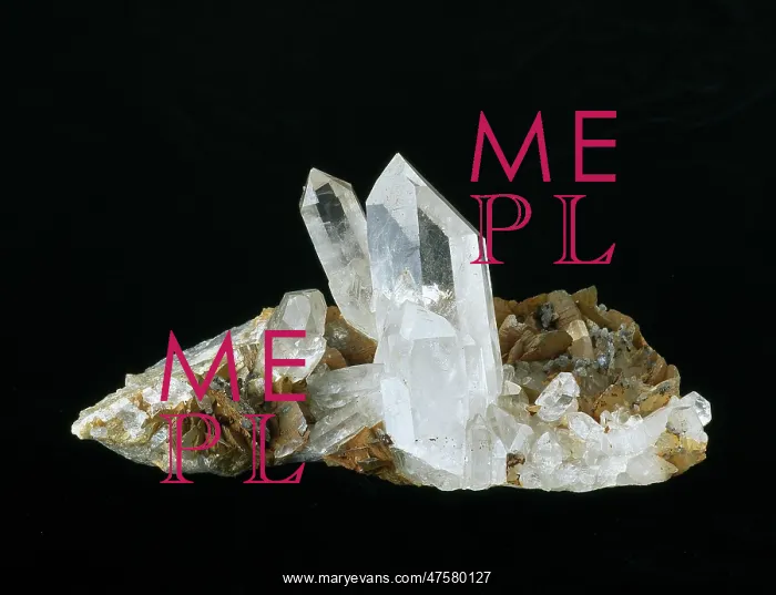 : Quartz. A quartz specimen (silicon dioxide) from San Juan del Rey, Minas Gerias, Brazil : Quartz. A quartz specimen (silicon dioxide) from San Juan del Rey, Minas Gerias, Brazil