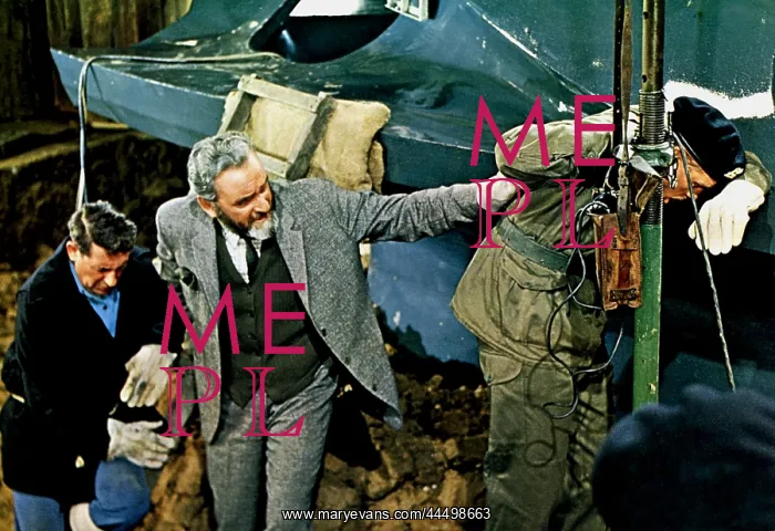 : Quatermass And The Pit (1967) : Quatermass And The Pit (1967)
