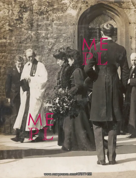 : Queen Alexandra and Empress Marie, Maundy Thursday : Queen Alexandra and Empress Marie, Maundy Thursday
