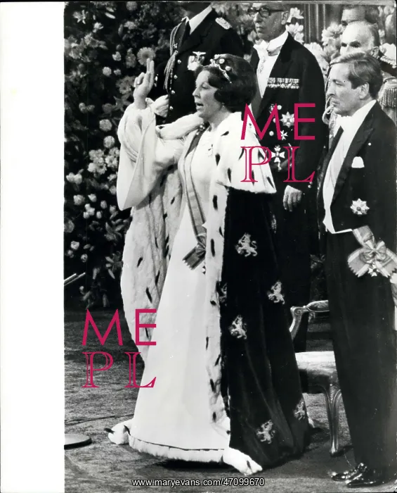: Queen Beatrix of the Netherlands, coronation oath : Queen Beatrix of the Netherlands, coronation oath