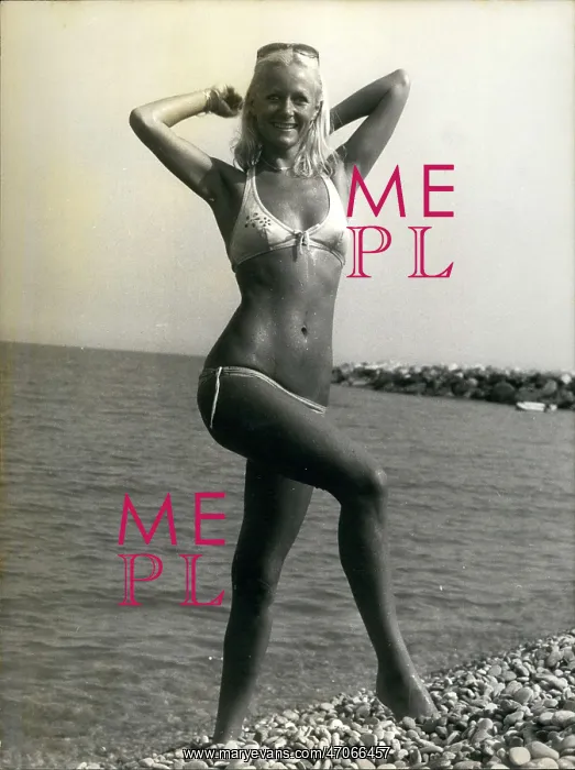 : Queen of the Cote d'Azur : Queen of the Cote d'Azur