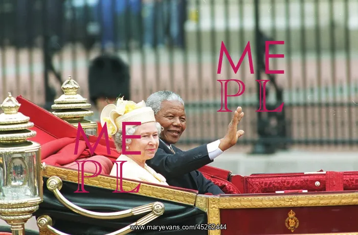 : Queen Eizabeth II with Nelson Mandela : Queen Eizabeth II with Nelson Mandela