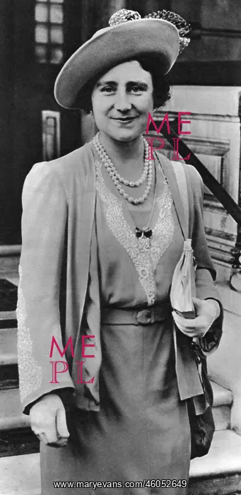 : Queen Elizabeth in 1939 : Queen Elizabeth in 1939