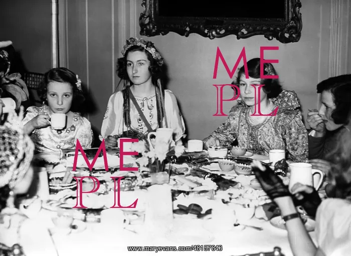 : Queen Elizabeth II : Queen Elizabeth II