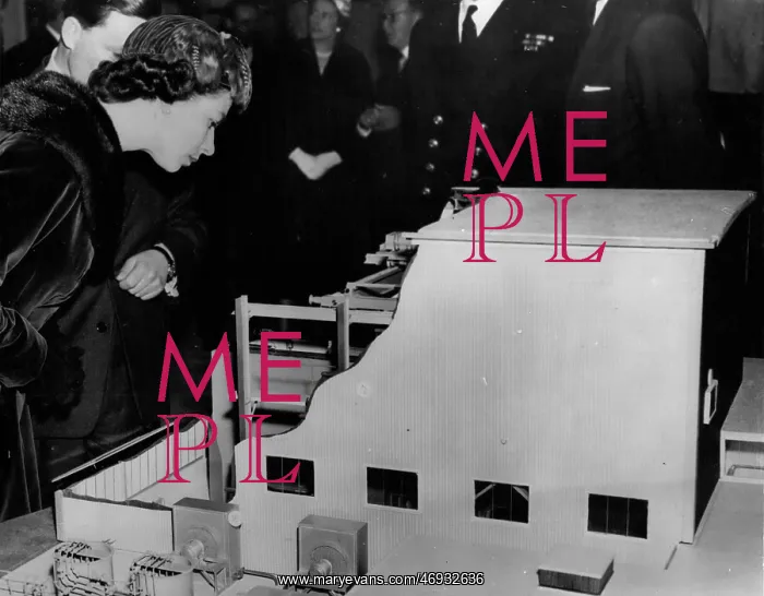 : Queen Elizabeth II at Atomic Energy Establishment : Queen Elizabeth II at Atomic Energy Establishment