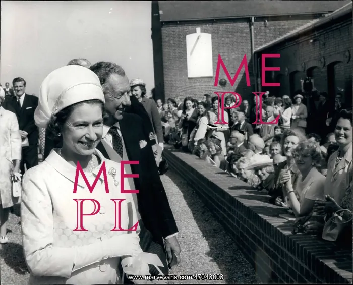 : Queen Elizabeth II and Benjamin Britten, composer : Queen Elizabeth II and Benjamin Britten, composer