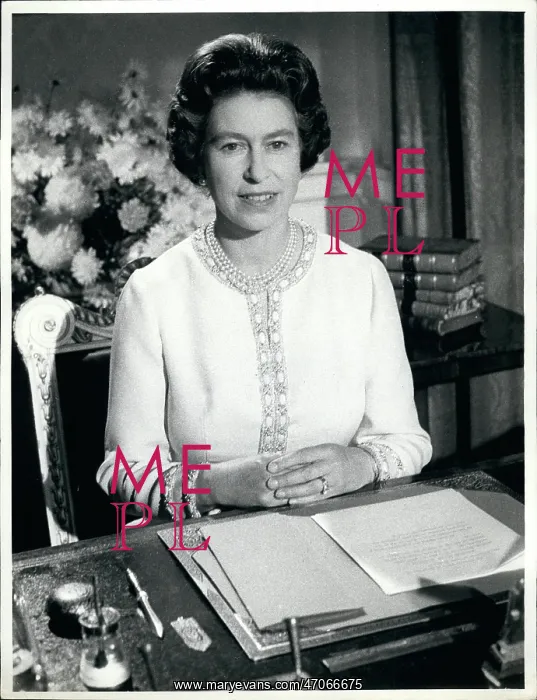 : Queen Elizabeth II Christmas Day broadcast : Queen Elizabeth II Christmas Day broadcast