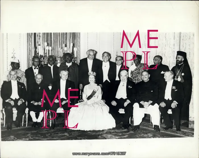 : Queen Elizabeth II and Commonwealth guests : Queen Elizabeth II and Commonwealth guests