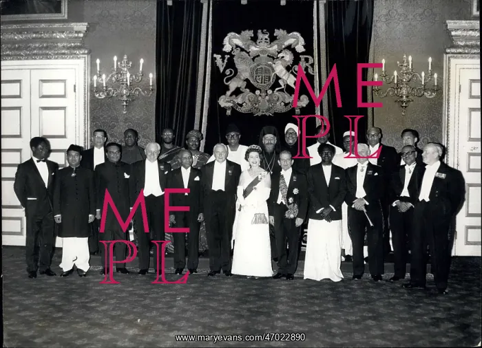 : Queen Elizabeth II and Commonwealth guests : Queen Elizabeth II and Commonwealth guests