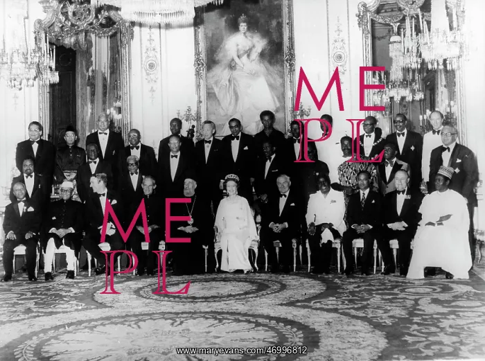 : Queen Elizabeth II with Commonwealth leaders : Queen Elizabeth II with Commonwealth leaders