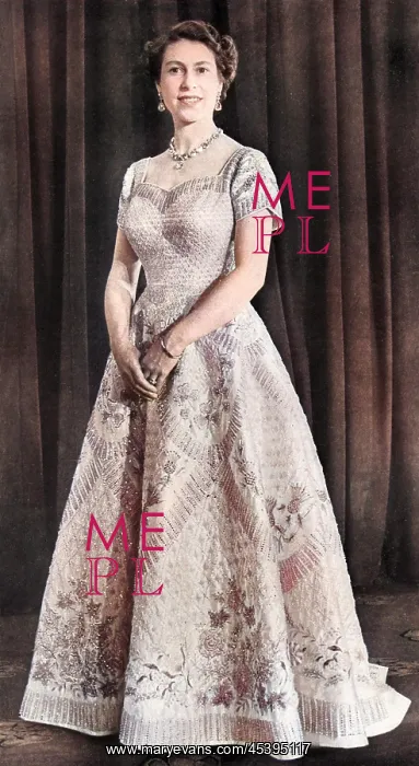 : Queen Elizabeth II in her Coronation gown : Queen Elizabeth II in her Coronation gown
