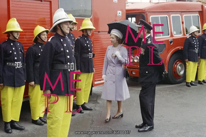 : Queen Elizabeth II inspecting firefighters : Queen Elizabeth II inspecting firefighters