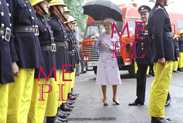 : Queen Elizabeth II inspecting firefighters : Queen Elizabeth II inspecting firefighters