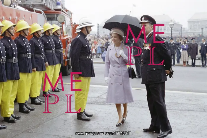 : Queen Elizabeth II inspecting firefighters : Queen Elizabeth II inspecting firefighters