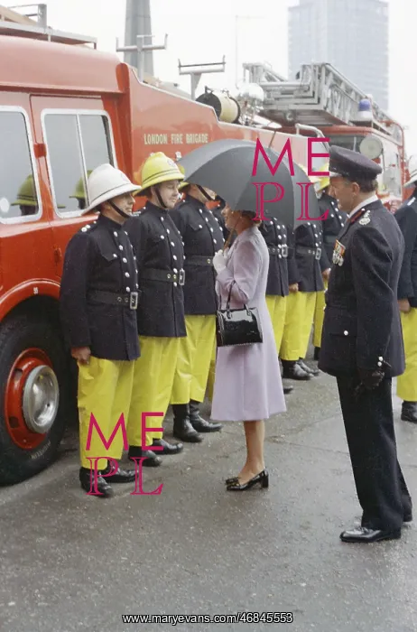 : Queen Elizabeth II inspecting firefighters : Queen Elizabeth II inspecting firefighters