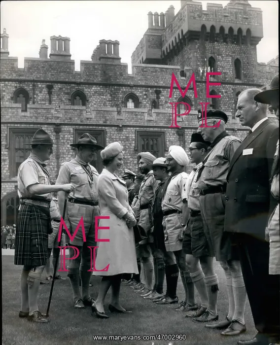 : Queen Elizabeth II inspecting scouts, Windsor Castle : Queen Elizabeth II inspecting scouts, Windsor Castle