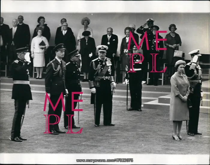 : Queen Elizabeth II on the Isle of Wight : Queen Elizabeth II on the Isle of Wight