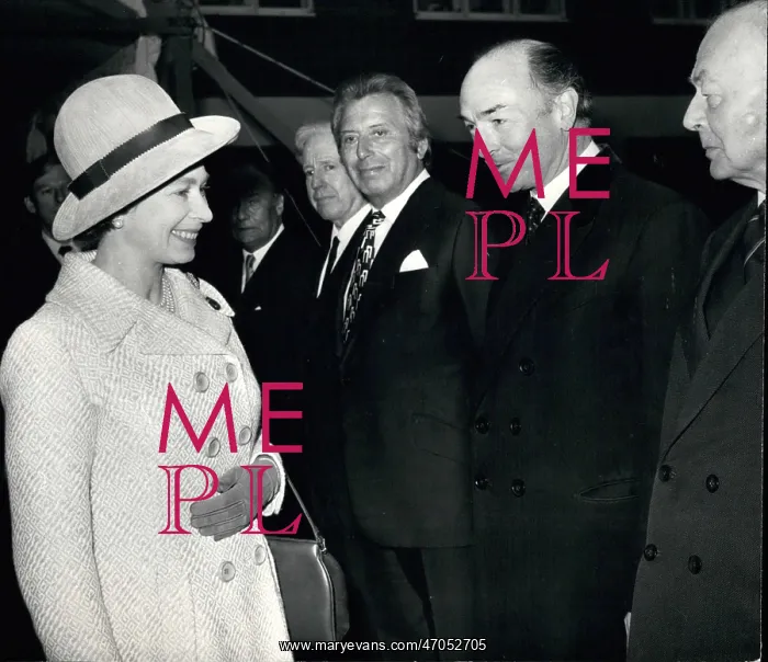 : Queen Elizabeth II and John Profumo, Attlee House : Queen Elizabeth II and John Profumo, Attlee House