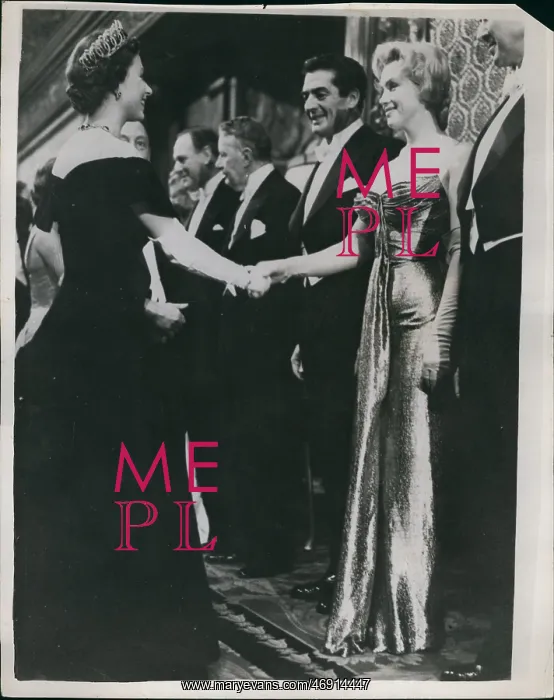 : Queen Elizabeth II and Marilyn Monroe : Queen Elizabeth II and Marilyn Monroe