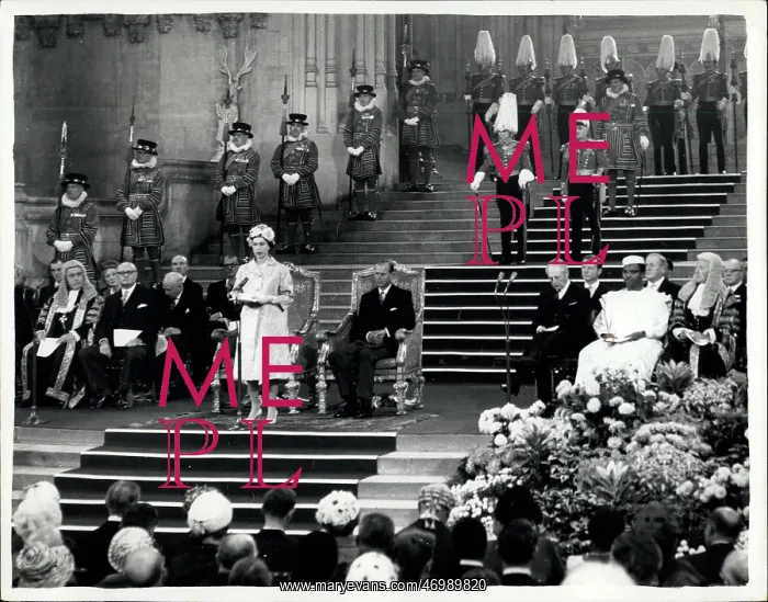 : Queen Elizabeth II, opening of Commonwealth Conference : Queen Elizabeth II, opening of Commonwealth Conference