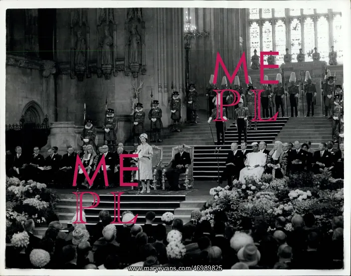 : Queen Elizabeth II, opening of Commonwealth Conference : Queen Elizabeth II, opening of Commonwealth Conference