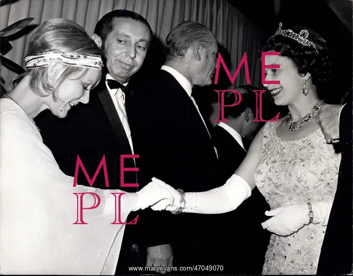 : Queen Elizabeth II and Petula Clark, film premiere, London : Queen Elizabeth II and Petula Clark, film premiere, London