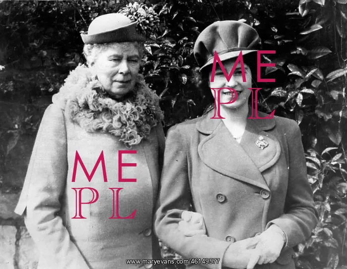 : Queen Elizabeth II and Queen Mary : Queen Elizabeth II and Queen Mary